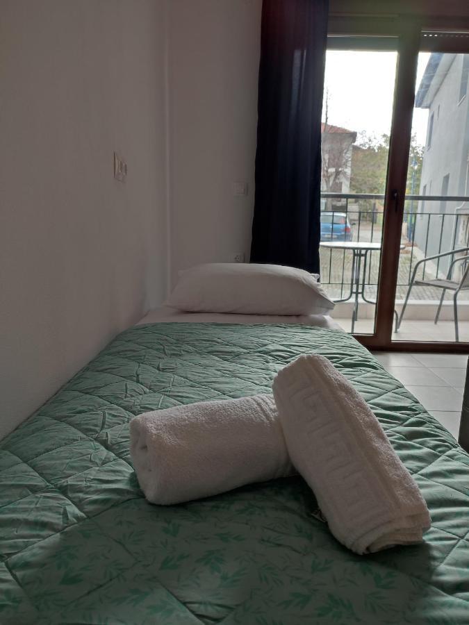 New Era Apartment Polychrono Luaran gambar